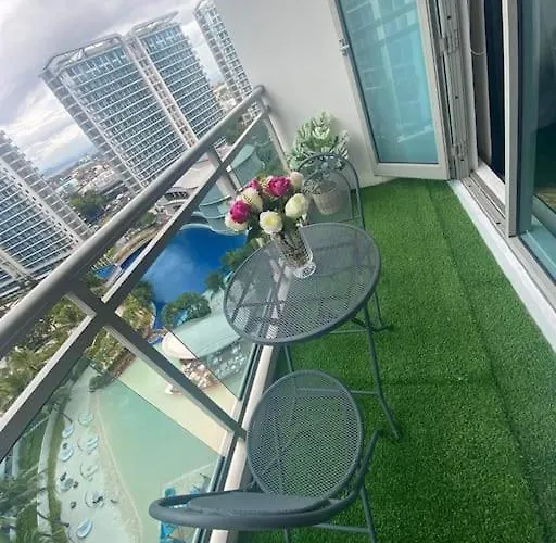 Azure View Near Airport Holiday home *